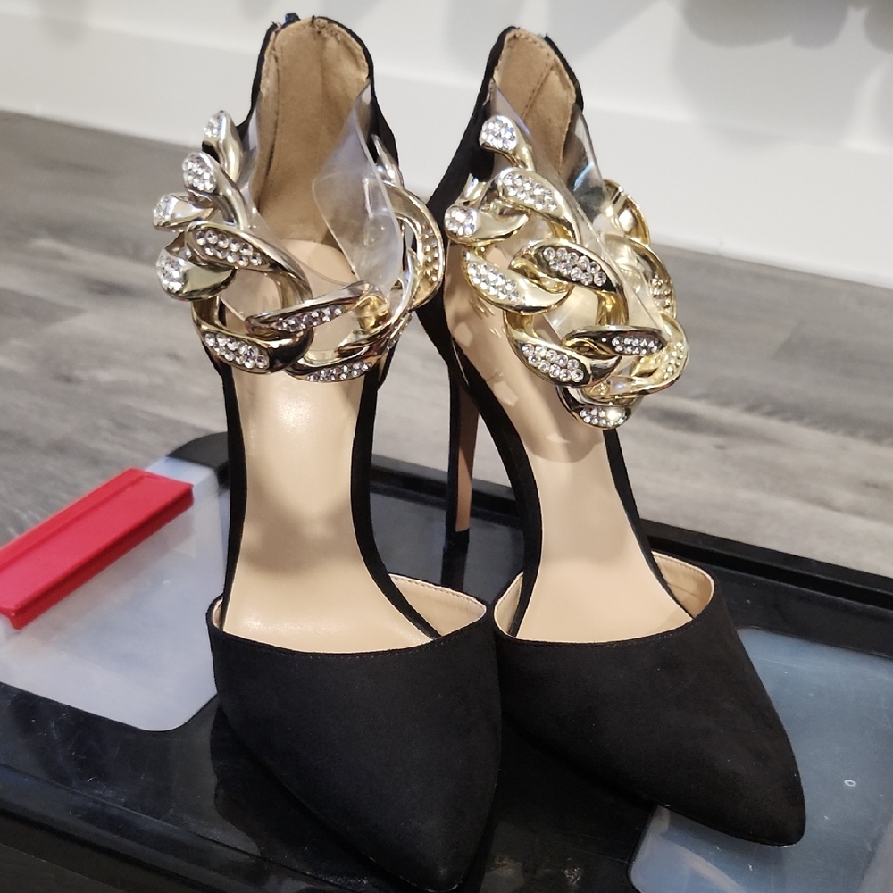 Elegant Black and Gold Women's Heels
